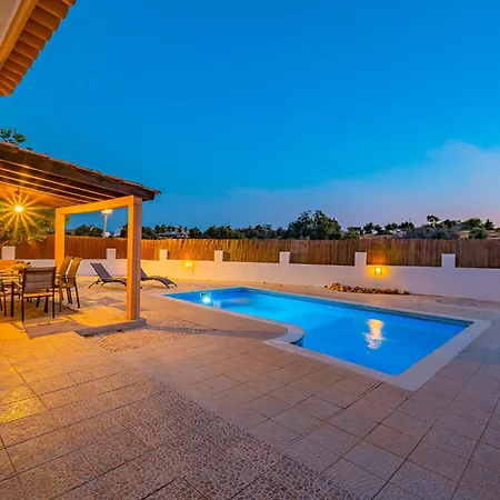 Tranquility - Com Piscinia Aquecivel & Bbq Em * אלקנטרילה