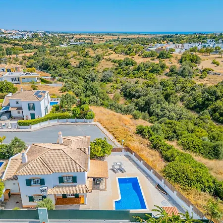 Tranquility - Com Piscinia Aquecivel & Bbq Em